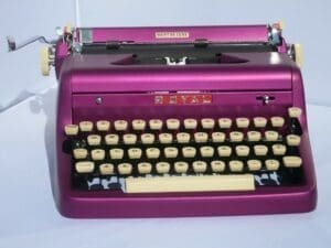 Royal Quiet De Luxe Typewriter in Flat Purple