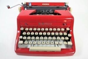 Royal Quiet De Luxe Typewriter in Glossy Red