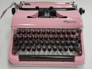 Olympia SM3-SM4 Typewriter in Glossy Pink
