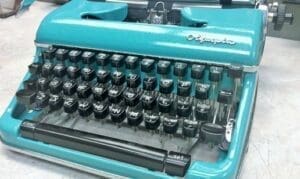 Olympia SM3-SM4 Typewriter in Turquoise with Sparkles