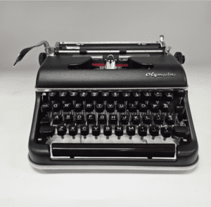 Olympia SM3-SM4 Typewriter in Texture Black